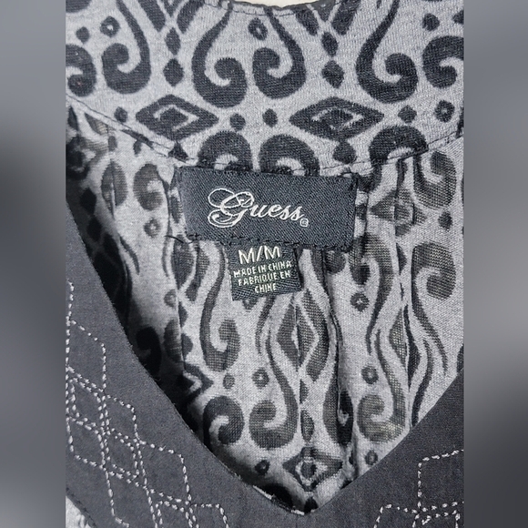 Women's Y2K Guess Sleeveless Tank Top, Size Medium - Picture 3 of 4